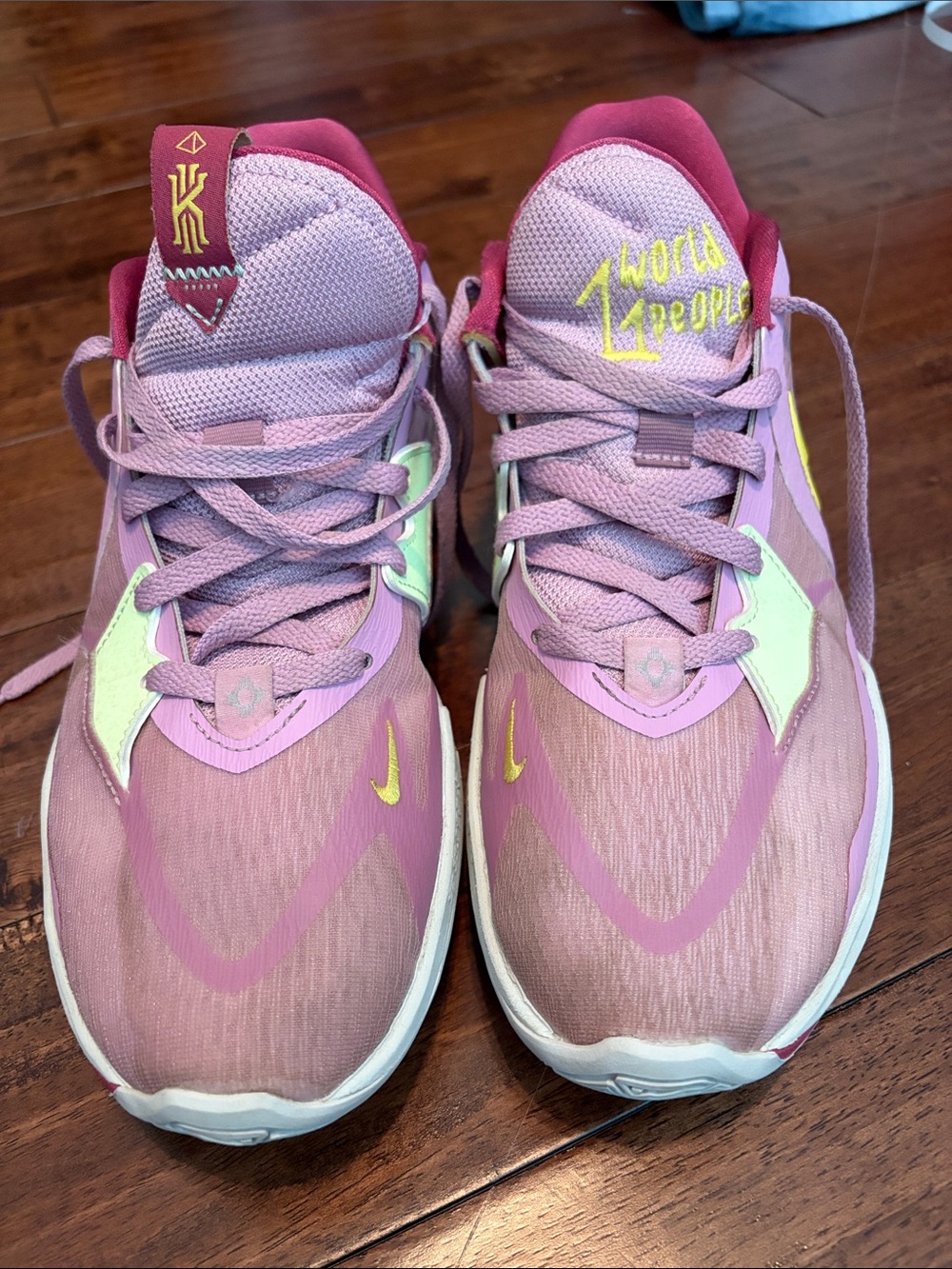 Nike Kyrie Low 5 Men’s sneaker size 11